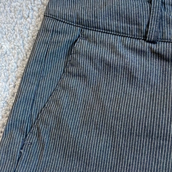 New York and Company Gray and White Pinstripe Office Bermuda Shorts Size 8 - Picture 5 of 6